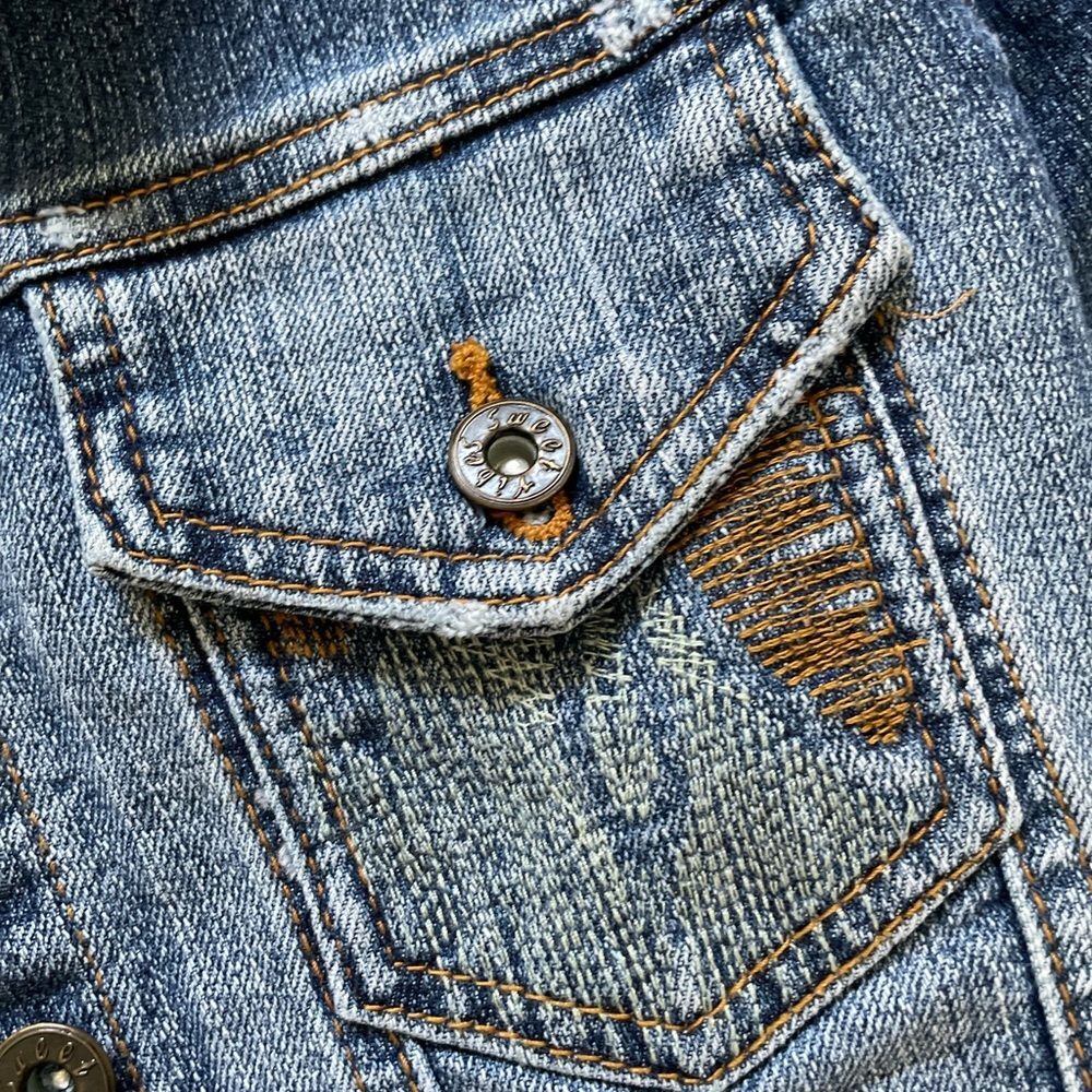 Sweet Vibes Bolero length jeans Jacket some distressing Size M runs small - Picture 5 of 10